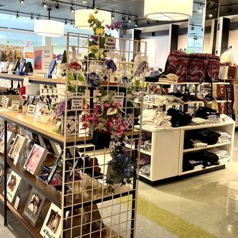Gift Town - Gift Shops Near Me - Niagara Falls, New York
