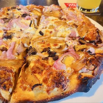 Mill Street Brew Pub - Pizza - Pubs Near Me - Ottawa, Ontario Mill Street Brew Pub - Pizza - Pubs Near Me - Ottawa, Ontario