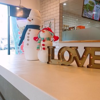 It's Boba Time - Fullerton - Cute Christmas decoration! - Bubble Tea Near Me - Fullerton, California