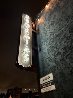 Georgia’s Lounge by null