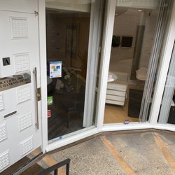 Ron R. Curtis, DDS - Front entrance.