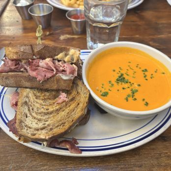 Duke's Grocery - Reuben & Tomato Soup - Burgers Near Me - Washington, DC, District of Columbia