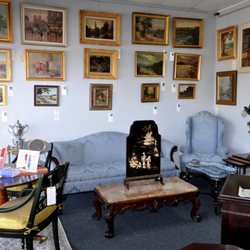 Charleston Estate Auctions - Lansing Plaza Showroom