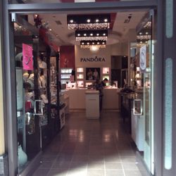 Presents Niagara