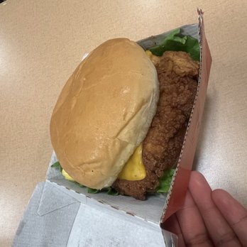 Chick-fil-A - Chick-fil-A Deluxe Sandwich - Fast Food Near Me - Cerritos, California