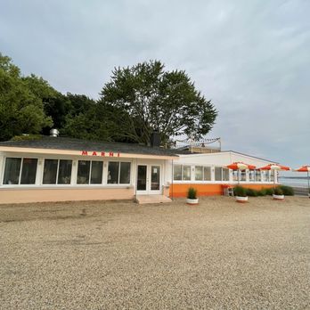 Sunset Beach Hotel - Hotels Near Me - Shelter Island, New York Sunset Beach Hotel - Hotels Near Me - Shelter Island, New York