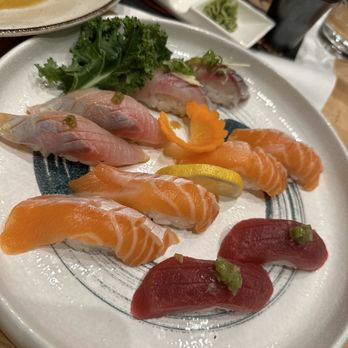 Cavi Sushi - Assorted nigiri, top to bottom: aji, kanpachi, 2x salmon belly, bluefin tuna - Sushi Bars Near Me - Glendale, California Cavi Sushi - Assorted nigiri, top to bottom: aji, kanpachi, 2x salmon belly, bluefin tuna - Sushi Bars Near Me - Glendale, California