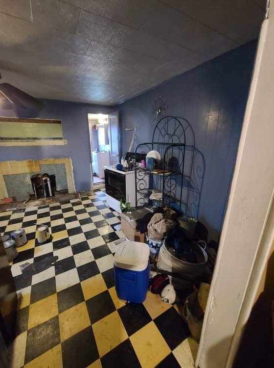 Slide of C&G Handyman Service