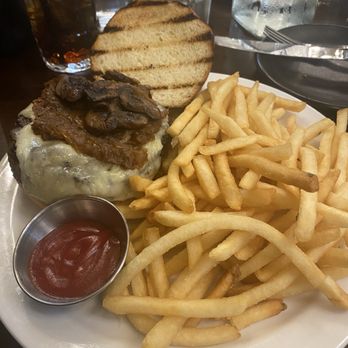 La Grange - Cheeseburger & French Fried - French Near Me - Yardley, Pennsylvania La Grange - Cheeseburger & French Fried - French Near Me - Yardley, Pennsylvania