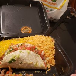 Filiberto's Mexican Food - Before I could take a picture of my full plate I had 2 carne asada tacos, rice and refried beans. It was delicious