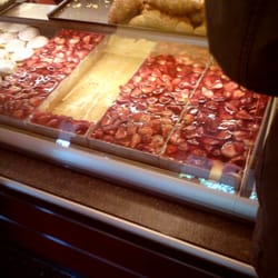 Bäckerei Ulfers Eden - Kuchentheke.