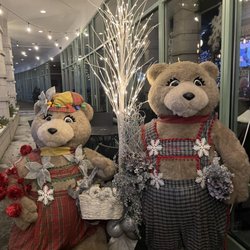 Capri Lounge & Grill - So cute, exterior decked out for the holidays!