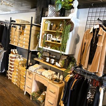 Fuzzy Cheeks Boutique - Women's Clothing Near Me - Wheaton, Minnesota
