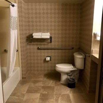 Hampton Inn & Suites Herndon-Reston - Bathroom - Hotels Near Me - Herndon, Virginia Hampton Inn & Suites Herndon-Reston - Bathroom - Hotels Near Me - Herndon, Virginia