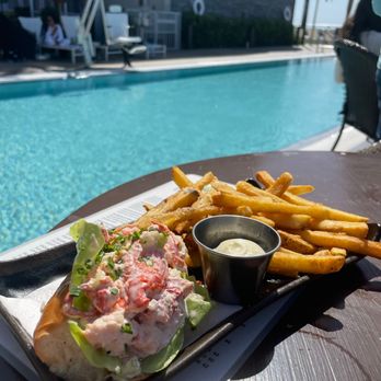 Treehouse - Lobster roll - Cocktail Bars Near Me - West Palm Beach, Florida Treehouse - Lobster roll - Cocktail Bars Near Me - West Palm Beach, Florida