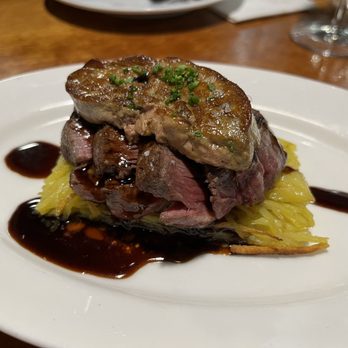 Cañete - Steak with foie - Tapas/Small Plates Near Me - Barcelona, B Cañete - Steak with foie - Tapas/Small Plates Near Me - Barcelona, B