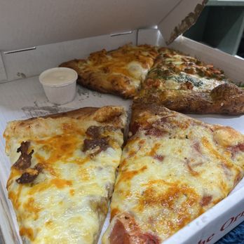 Seniore's Pizza - Pizza Near Me - Calgary, Alberta Seniore's Pizza - Pizza Near Me - Calgary, Alberta