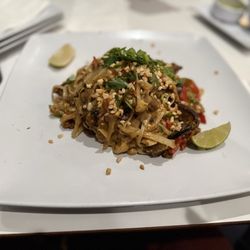 The Modern Vegan - Pad Thai