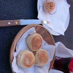 Pizza Zentral - Frisch gebackene Brötchen