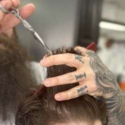 Fountain Square Barber Shop - Shear Point Cutting