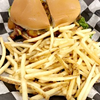 Louie's Grill and Bar - American Near Me - Moore, Oklahoma