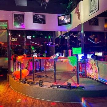 LIZARD LOUNGE - Updated October 2024 - 41 Photos & 82 Reviews - 4589