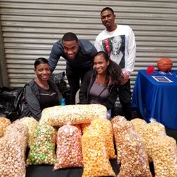 Corona Norco Unified School District - When the love is giving from the family, it's going to be great !#kettle2themetl #kettlecorn company loves this picture.