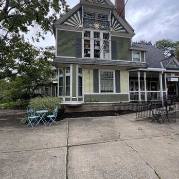 Quintealia's Tea Parlor - Tea Rooms Near Me - Burton, Ohio