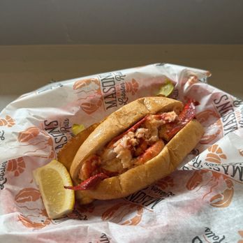 Mason's Famous Lobster Rolls - Austin - Connecticut roll $20.50 (another angle) (instagram: @issa.cheatday) - Seafood Near Me - Austin, Texas Mason's Famous Lobster Rolls - Austin - Connecticut roll $20.50 (another angle) (instagram: @issa.cheatday) - Seafood Near Me - Austin, Texas