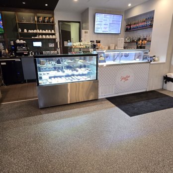 Mason Jar Kitchen & Bar - Ice cream and dessert in the front - New American Near Me - Eagan, Minnesota
