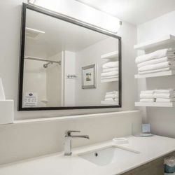 Hampton Inn Jacksonville South/I-95 at JTB - Guest room bath