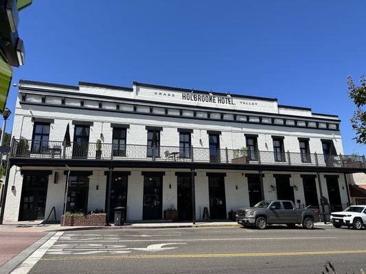 Golden Gate Saloon by null