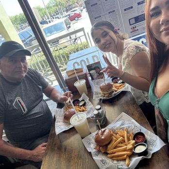 305 Degrees Burgers Bar - BACON CHEESEBURGER BACON CHEESEBURGER CLASSIC CHEESE B. - Burgers Near Me - Hollywood, Florida 305 Degrees Burgers Bar - BACON CHEESEBURGER BACON CHEESEBURGER CLASSIC CHEESE B. - Burgers Near Me - Hollywood, Florida
