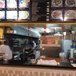 Yummy Chinese Restaurant - Counter & kitchen