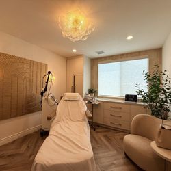 The Acacia House Med Spa - Treatment room