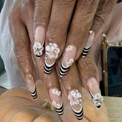 Pedi Lounge N Nails