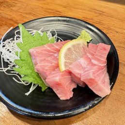 Medium fatty tuna sashimi