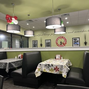 Chicken Salad Chick - Dining area - Chicken Shop Near Me - Austin, Texas Chicken Salad Chick - Dining area - Chicken Shop Near Me - Austin, Texas