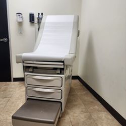 Baptist Health Urgent Care Express | Wellington - examination room