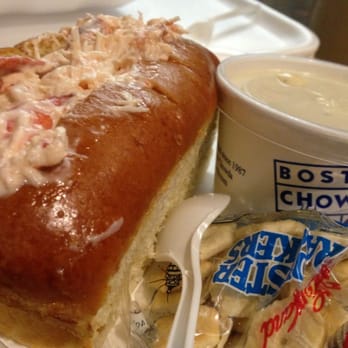 Boston Chowda - You must definitely get the lobster roll!!! It's so far the best lobster roll I have had! Delish!!! - Seafood Near Me - Boston, Massachusetts