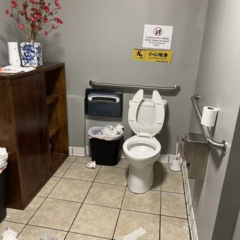 Dynasty BBQ - Messy bathroom - Chinese Near Me - San Mateo, California Dynasty BBQ - Messy bathroom - Chinese Near Me - San Mateo, California