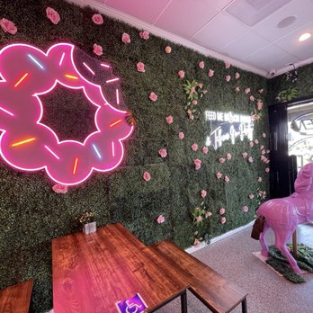 Bober Tea & Coffee - decor - Bubble Tea Near Me - Garden Grove, California Bober Tea & Coffee - decor - Bubble Tea Near Me - Garden Grove, California