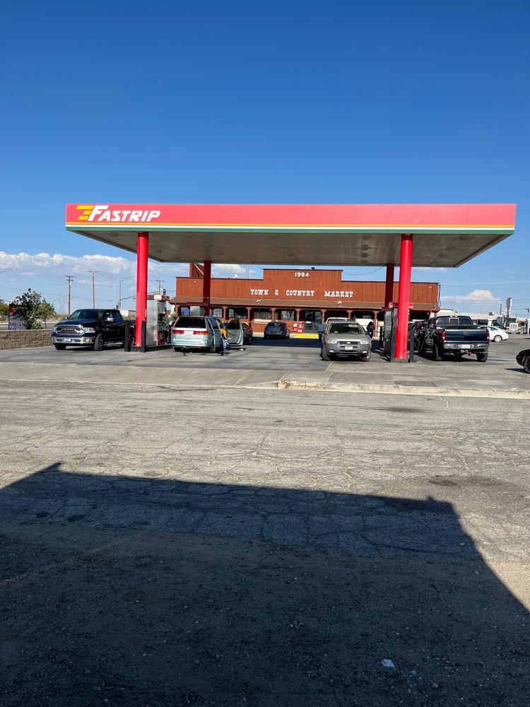 TOWN & COUNTRY MARKET Updated September 2024 38 Reviews 13012