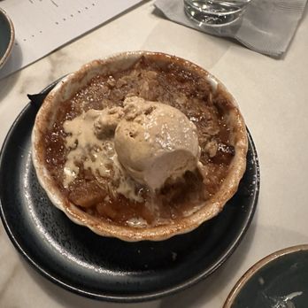 Rosemont - Apple Crisp!! This was so YUMMY! The temperature contrast between the warm apple pie and cold ice cream was chef kisses. - Delis Near Me - Charlotte, North Carolina Rosemont - Apple Crisp!! This was so YUMMY! The temperature contrast between the warm apple pie and cold ice cream was chef kisses. - Delis Near Me - Charlotte, North Carolina