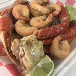 Reddz Catering - Snow crab and Shrimp Platter