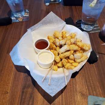 Yard House - Cheese curds - New American Near Me - Bakersfield, California