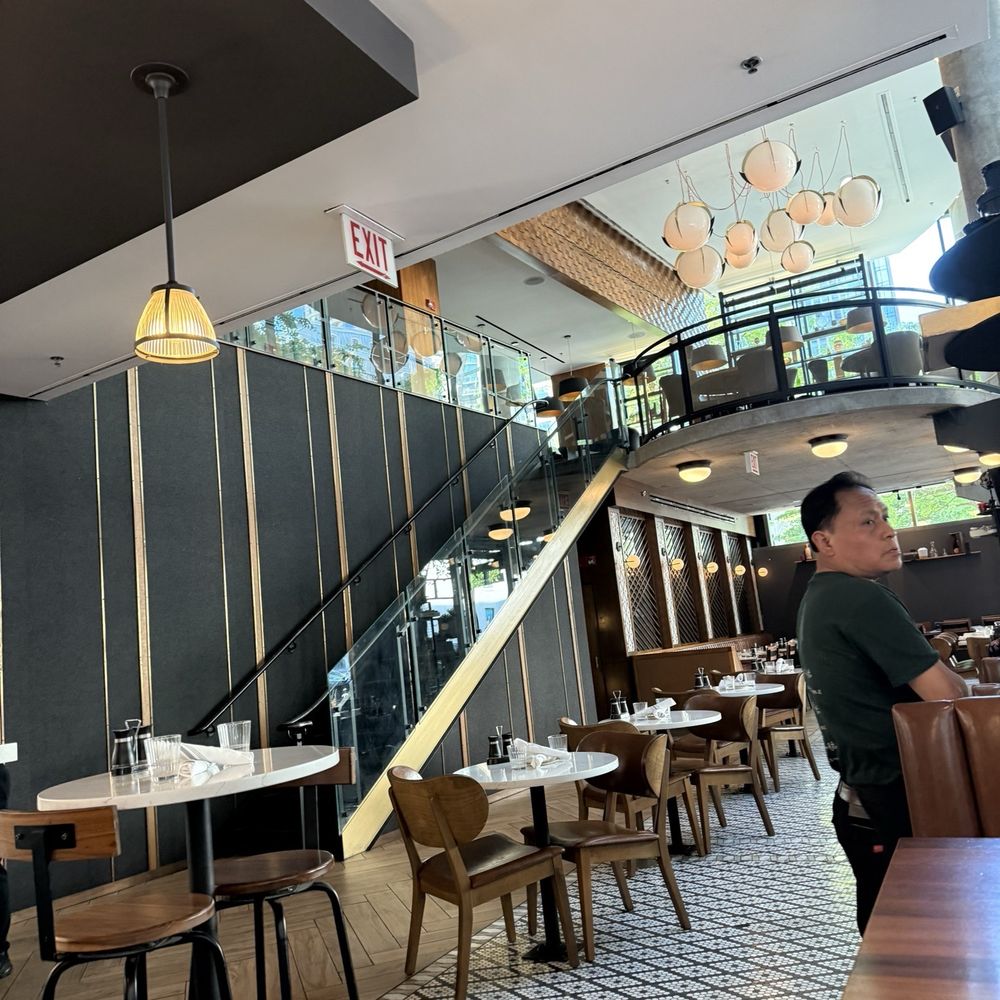 River North Bistro - Inside - American Near Me - Chicago, Illinois River North Bistro - Inside - American Near Me - Chicago, Illinois