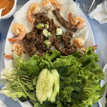 Nha Hang Viet Nam - Vietnamese Near Me - Chicago, Illinois