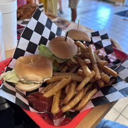 Clapbacks Seafood N Sandwiches - Chicken sliders