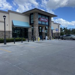 Exterior photo of RaceTrac - Naples, Florida Exterior photo of RaceTrac - Naples, Florida